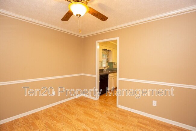 Building Photo - 1430 Lokey Dr