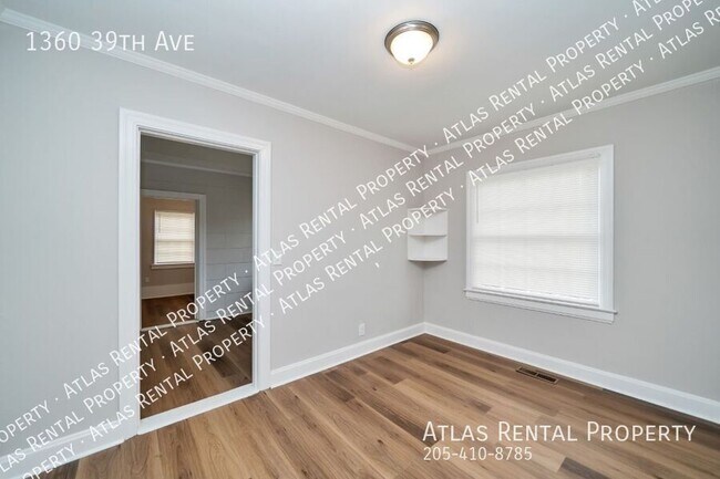 Building Photo - 1360 39th Ave E