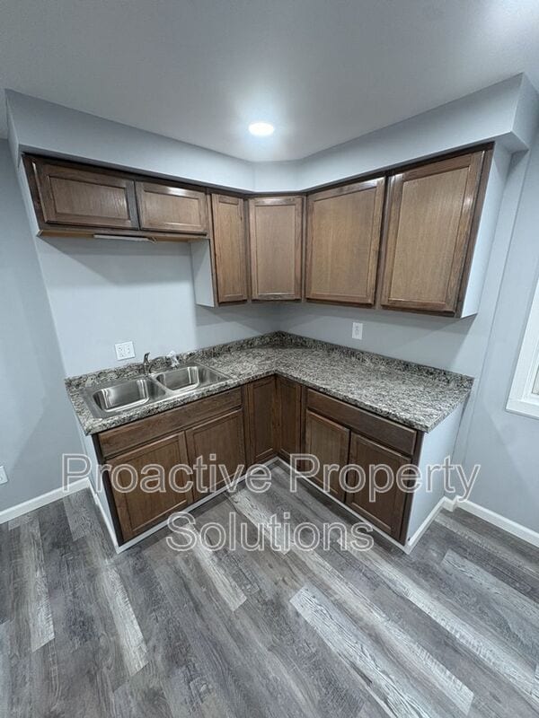 Building Photo - 461 Madison St