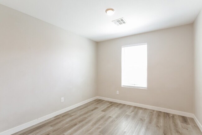 Building Photo - 7563 Bethel Cove Ct