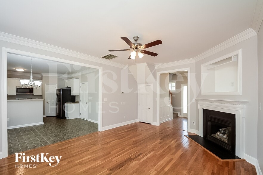 Building Photo - 105 Namath Ct