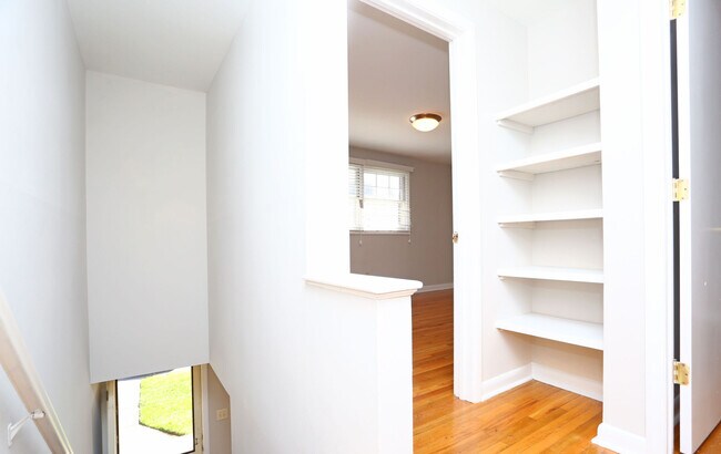 Building Photo - 612 Hillsborough