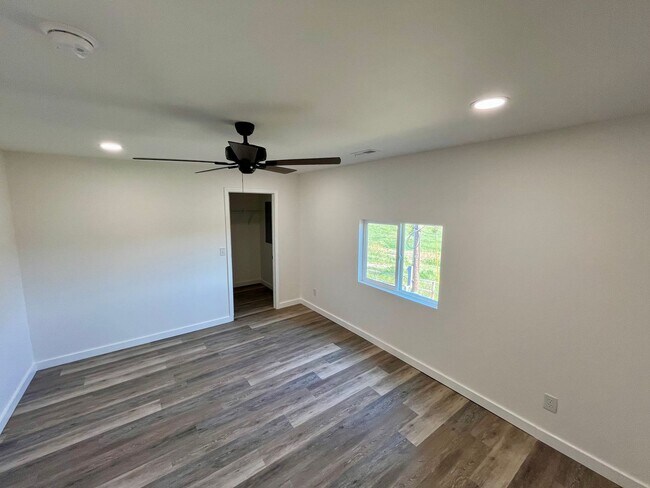 Building Photo - 82 Koppelmann Ln