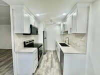 Building Photo - 3045 Cornwall C