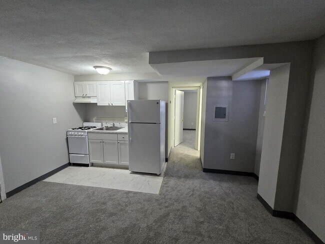 Building Photo - 7607 Eastern Ave NW