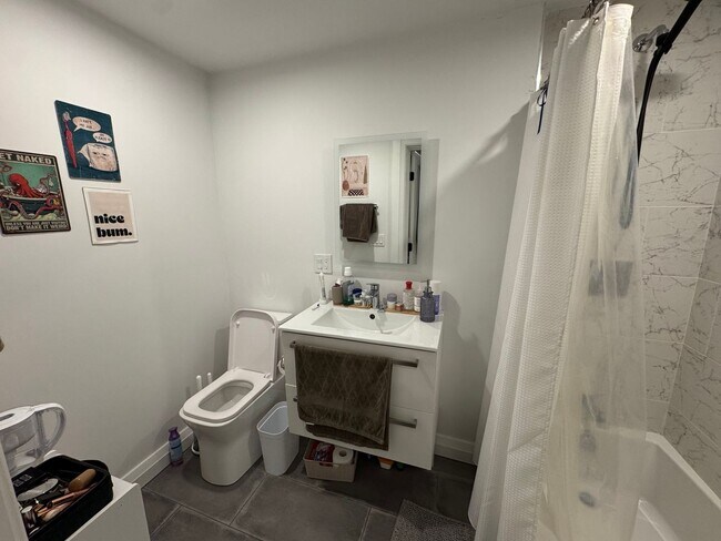 Building Photo - 4bed/2 bath in Brookline