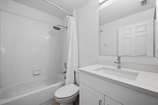 Building Photo - 105 Pennock Landing Cir