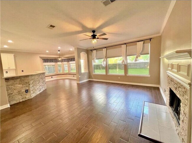 Building Photo - 16407 Stone Prairie Dr