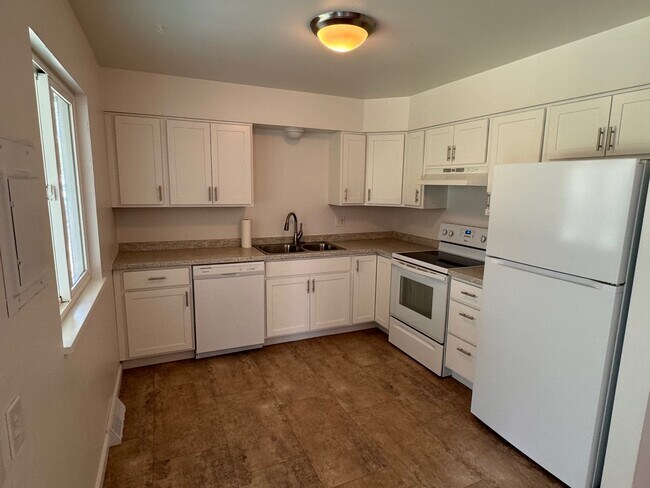 Building Photo - 1437 Beech Ct