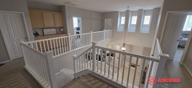 Building Photo - Amazing 5 Bedroom Home In The SouthWest!