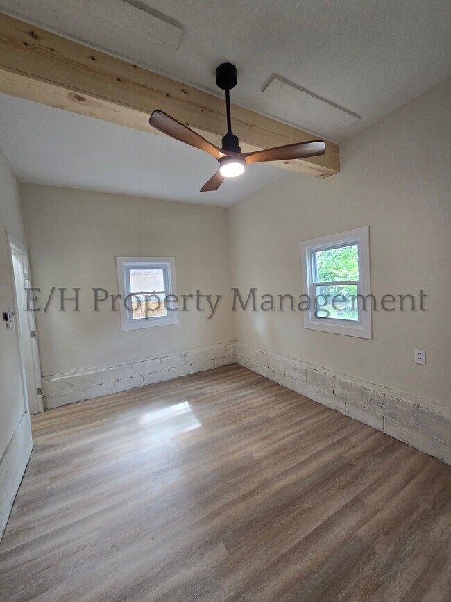 Building Photo - 244 N Athenian Ave