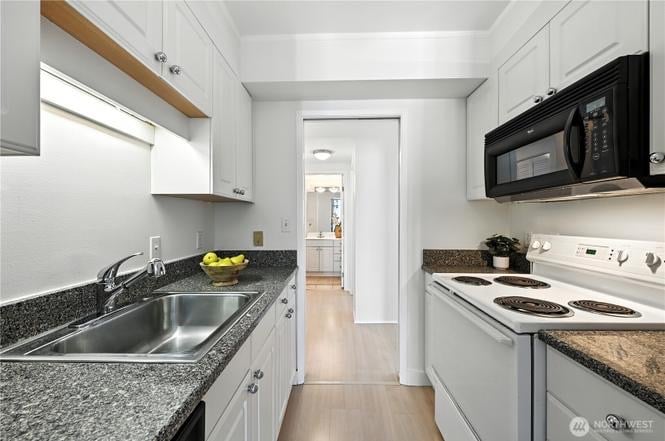 Building Photo - 2101 3rd Ave