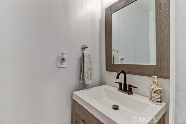 Building Photo - 1650 Iowa St