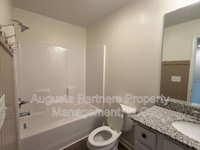 Building Photo - 1097 Sapphire Dr