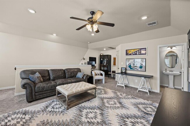Building Photo - 631 Turquoise Dr