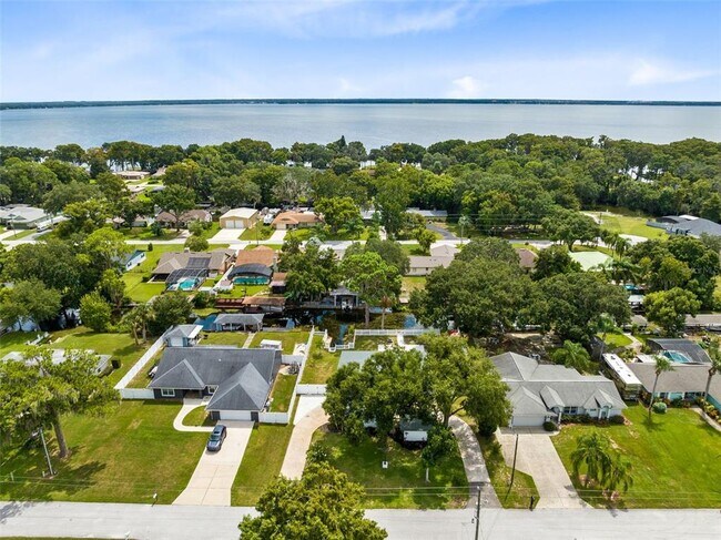 Building Photo - 35614 Cedar Ln