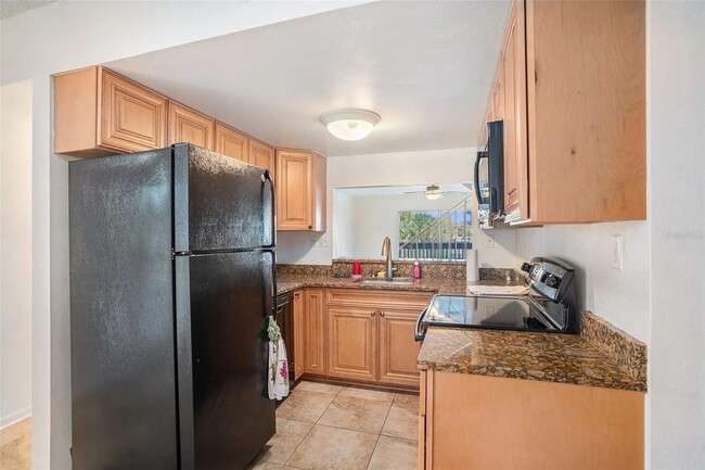 Kitchen - 2424 W Tampa Bay Blvd