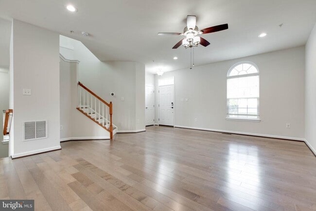 Building Photo - 7599 Taunton Ct