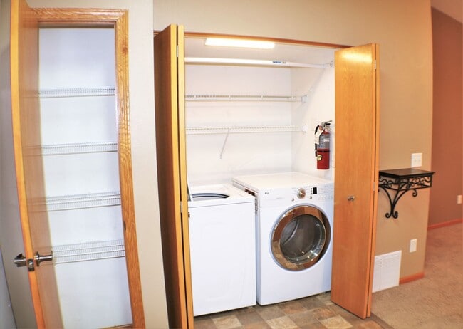 Building Photo - $1,250 | 2 Bedroom, 1 Bathroom Condo | Pet Friendly* | Available for an August 1st, 2026 Move In!