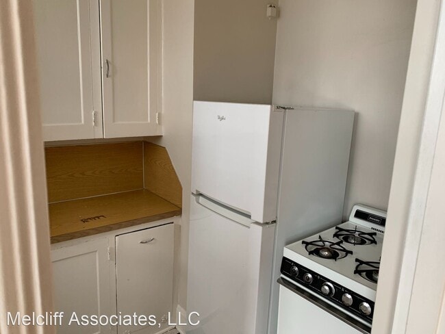 Building Photo - Studio, 1 bath Apartment - 711 SE 11th Ave.