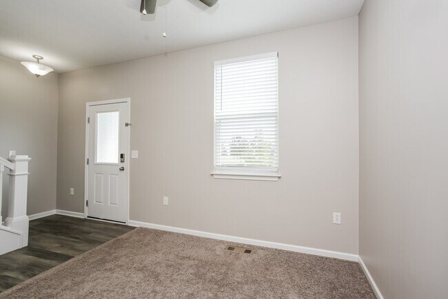 Building Photo - 5926 Tully Cross Dr