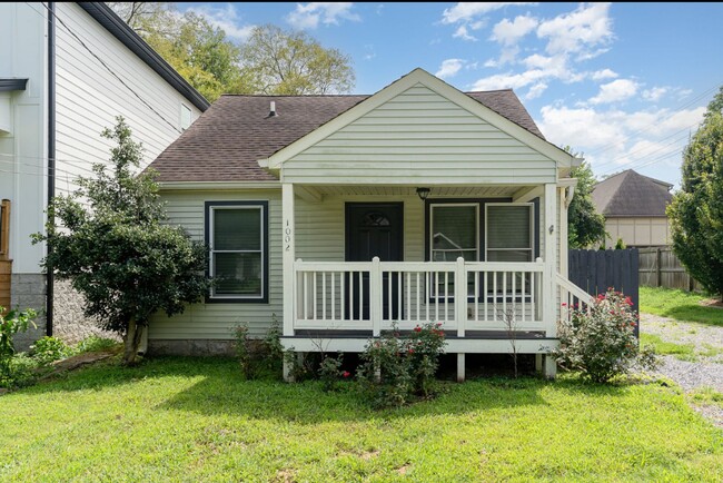 Building Photo - East Nashvile Cottage!