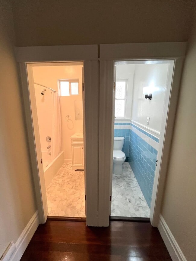 Building Photo - PM0309