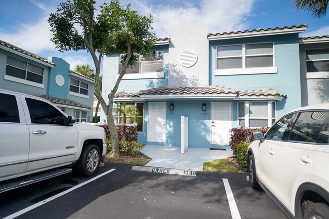 Building Photo - 1088 Jeffery St