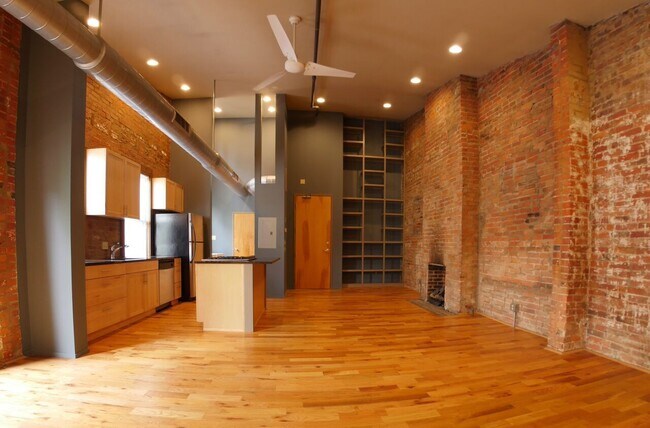 Building Photo - 404 Reading Rd