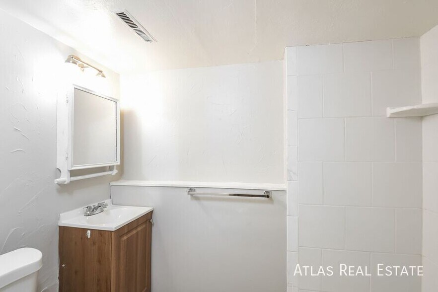 Building Photo - 11446 Cook Ct