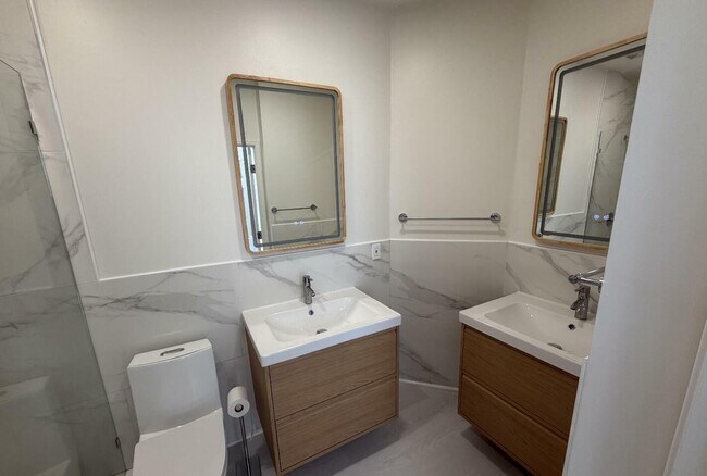 Building Photo - 695 Hibiscus St