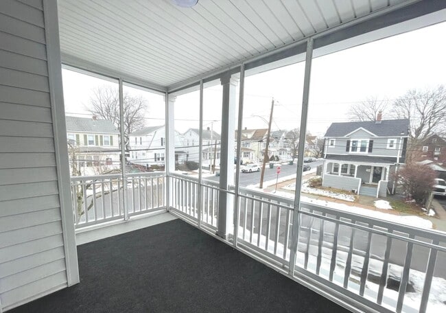 Building Photo - 108 Concord St