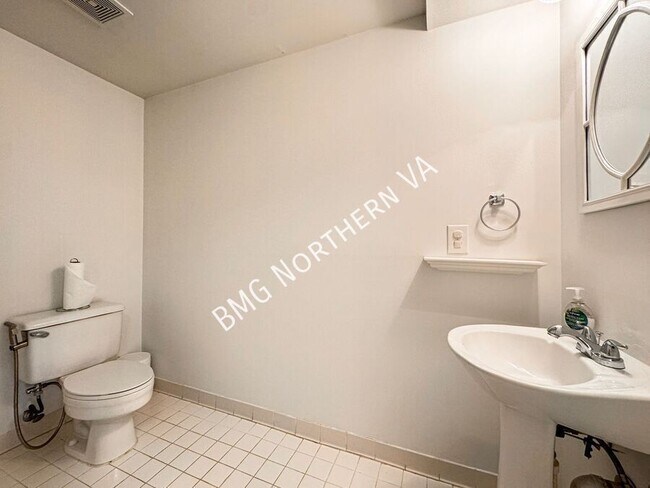 Building Photo - 43003 Golf View Dr
