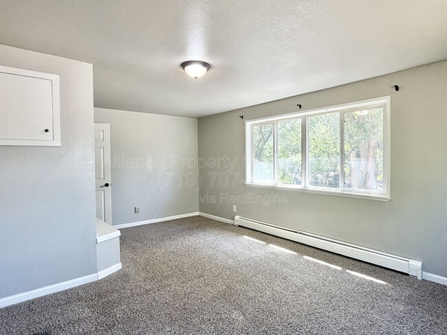 Building Photo - 2528 Tremont St
