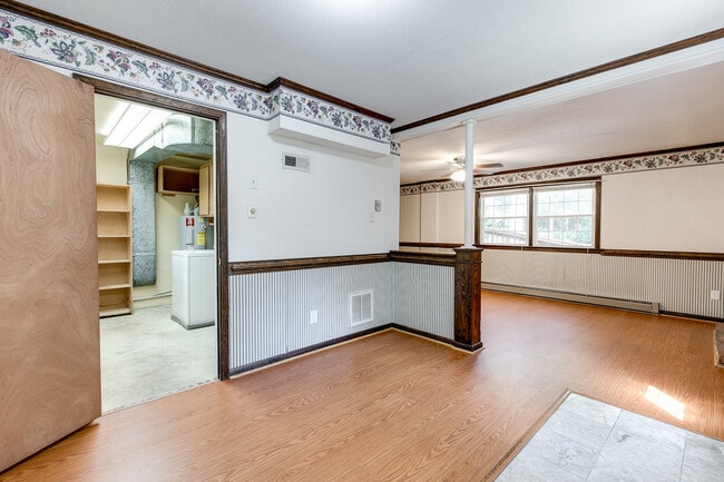 Building Photo - Beautiful Midlothian Rental in Prime Location! ***Available Early-Mid February***