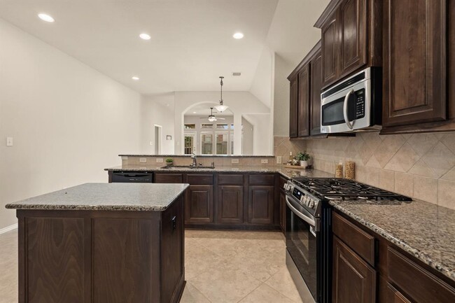 Building Photo - 4211 Ponderosa Hills Ln