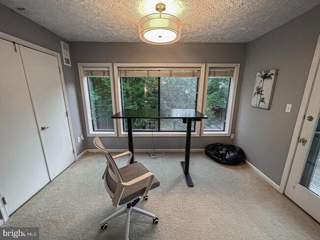 Building Photo - 2239 Hunters Run Dr