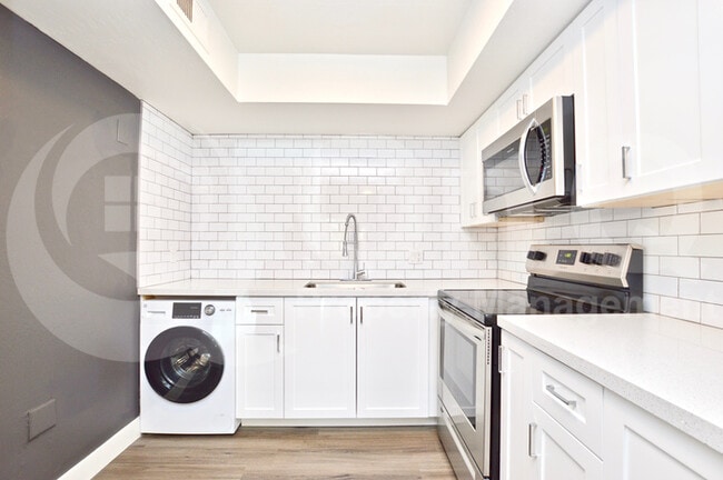 Primary Photo - Newly renovated apartment in Phoenix!