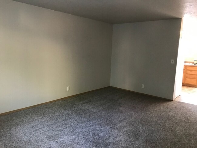 Building Photo - 150 NE 5th St