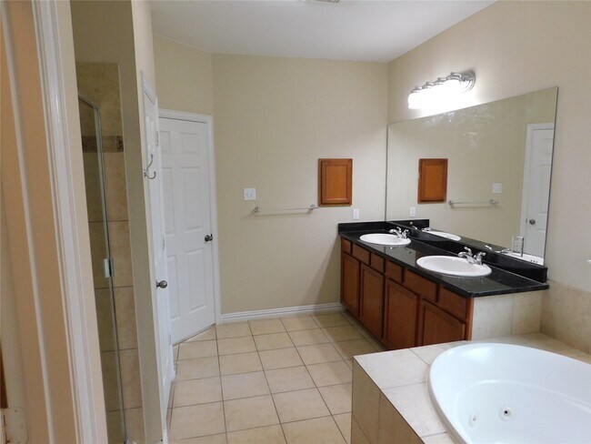 Building Photo - 5527 Baron Ridge Ln