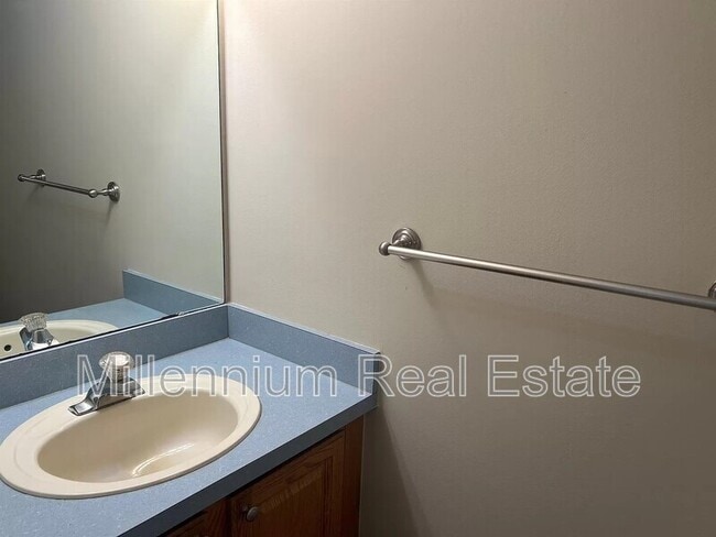 Building Photo - 50432 Bay Run S