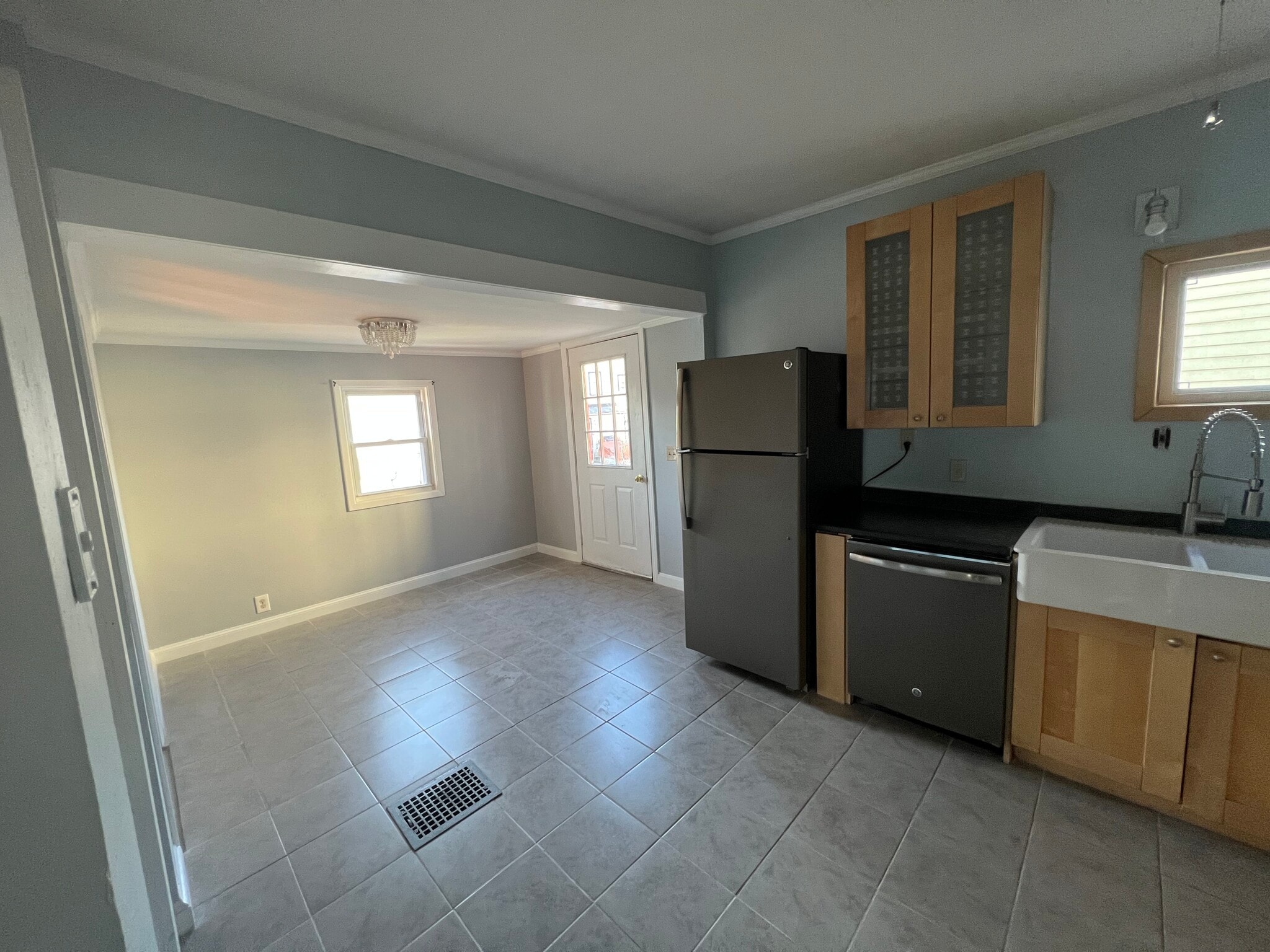 Building Photo - 26 Highland Ln