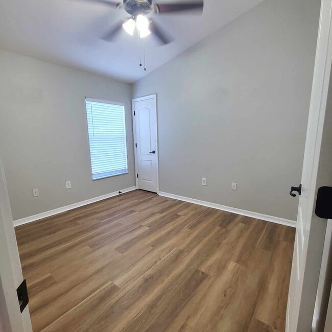 Building Photo - 6733 Lake Rochester Ln