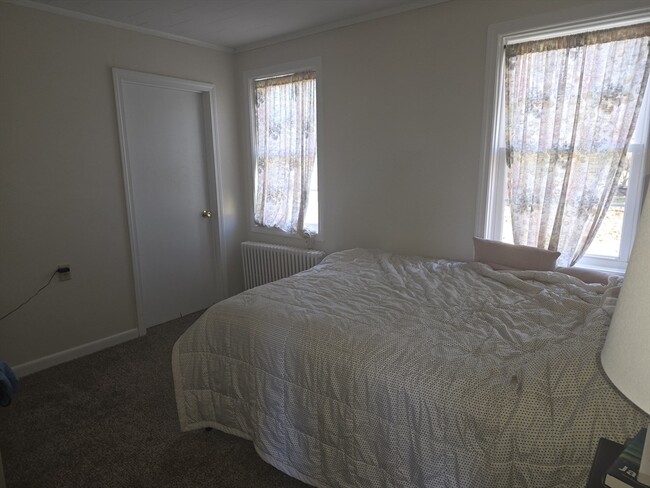 Building Photo - 557 Drift Rd