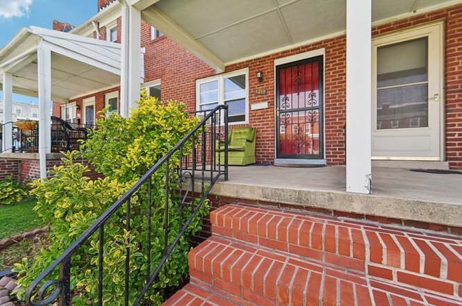 Building Photo - 1217 W 37th St