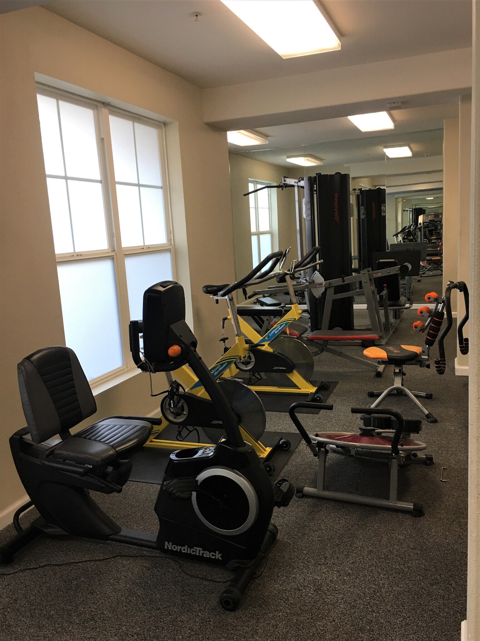 Amenities - 1121 40th St