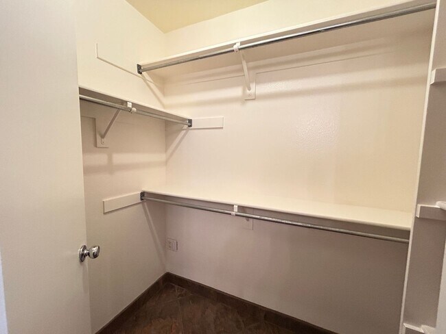 Building Photo - Beautiful 2 Bed 2 Bath Tustin Ranch Condo With Golf Course Views!