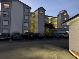 Building Photo - 540 S Brevard Ave