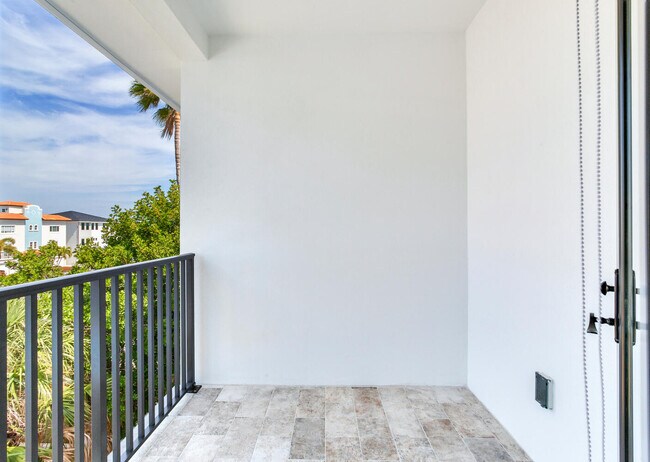 Building Photo - 140 174th Ave E