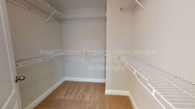 Building Photo - 1025 Wilmot Pl